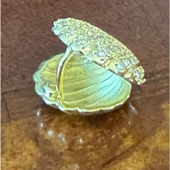 Gold Plated Shell Shape Simulated Diamonds Earrings Luxury, Glamorous Earrings - Picture 7 of 8